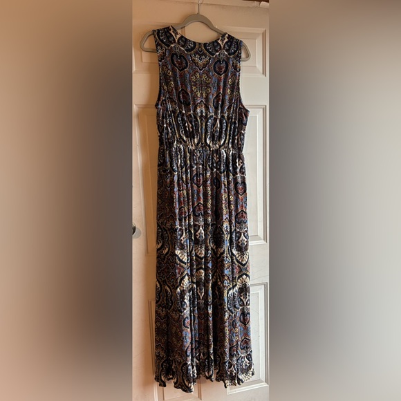 Women’s V-neck Maxi Dress with Elastic Band Below Bust - Picture 2 of 2